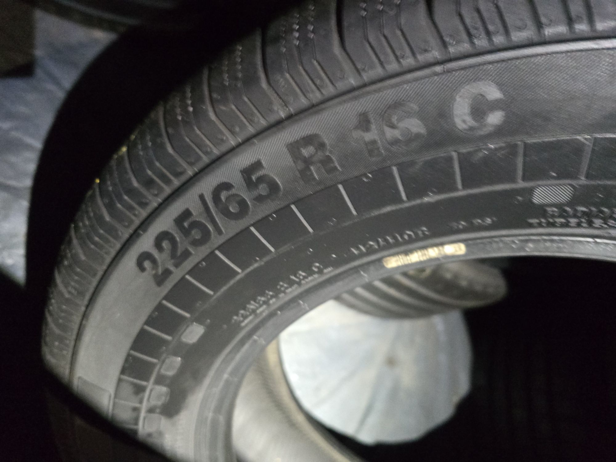 225/65/16 C Continetal wielosezonowe super para 8mm 21r.