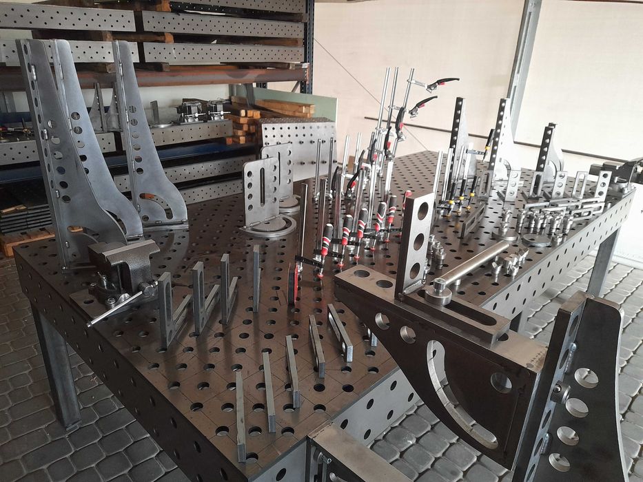 Stół spawalniczy 3x1.5 system 28