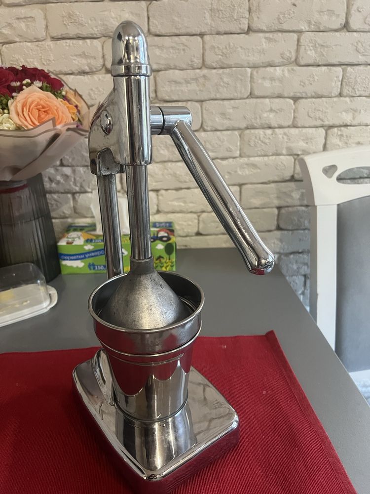 Прес для цитрусових , граната , ручна соковижималка