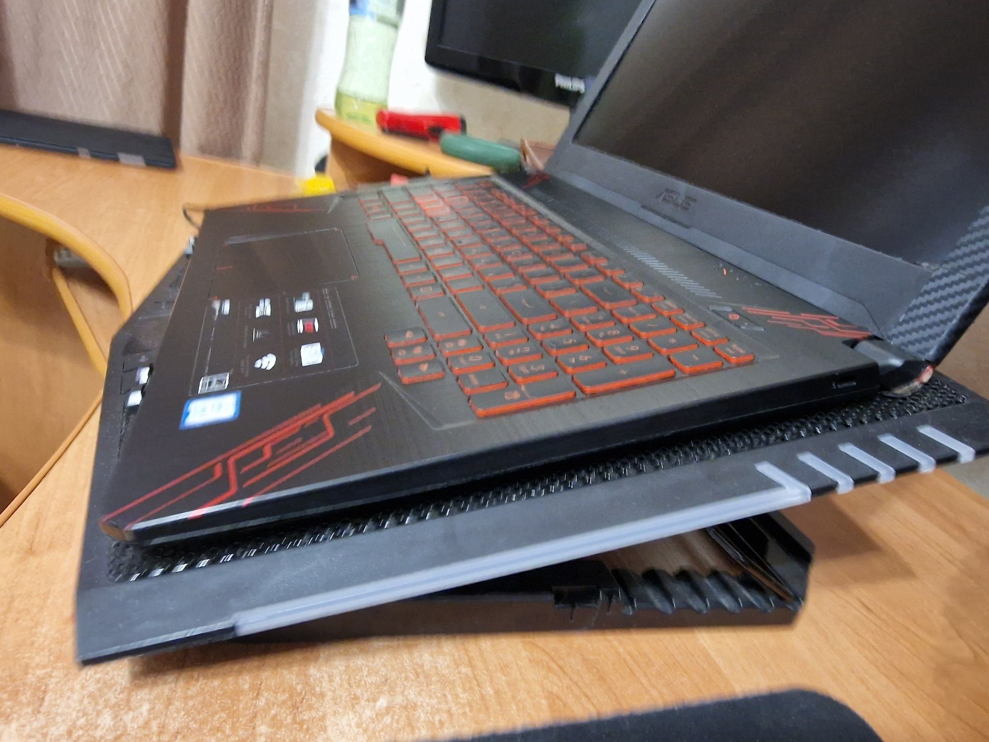 Продам ноут Asus FX504, I7 8750H, 16GB DDR4, GTX1050 4GB. M.2 128 +500
