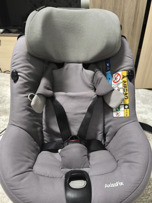 Автомобільне дитяче крісло