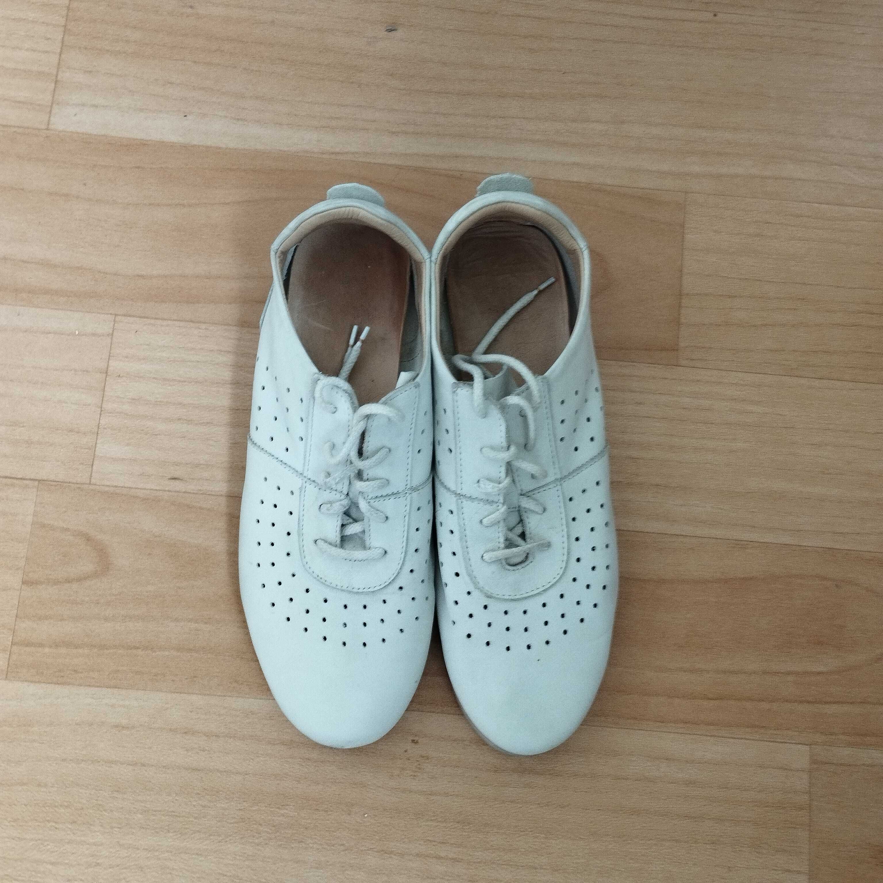 Мокасини, кросівки р.39-40