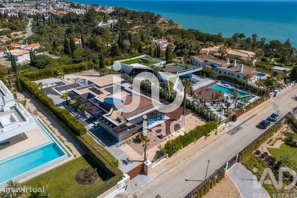 Casa / Villa T4 em Lagoa e Carvoeiro de 233,00 m2