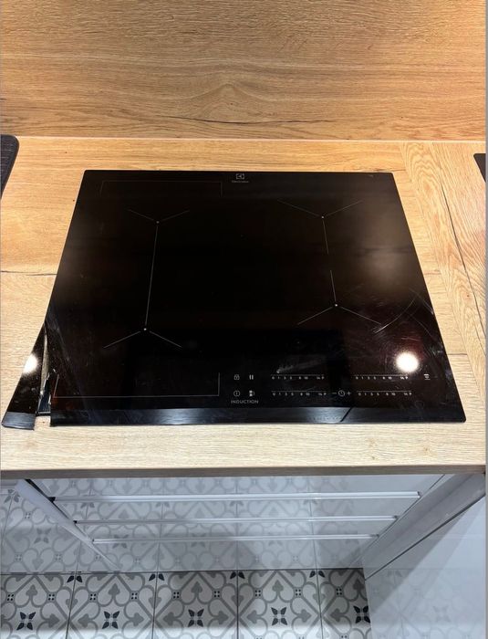 Płyta indukcyjna Electrolux 600 Slim-fit CIV634 59cm [USZKODZONA]