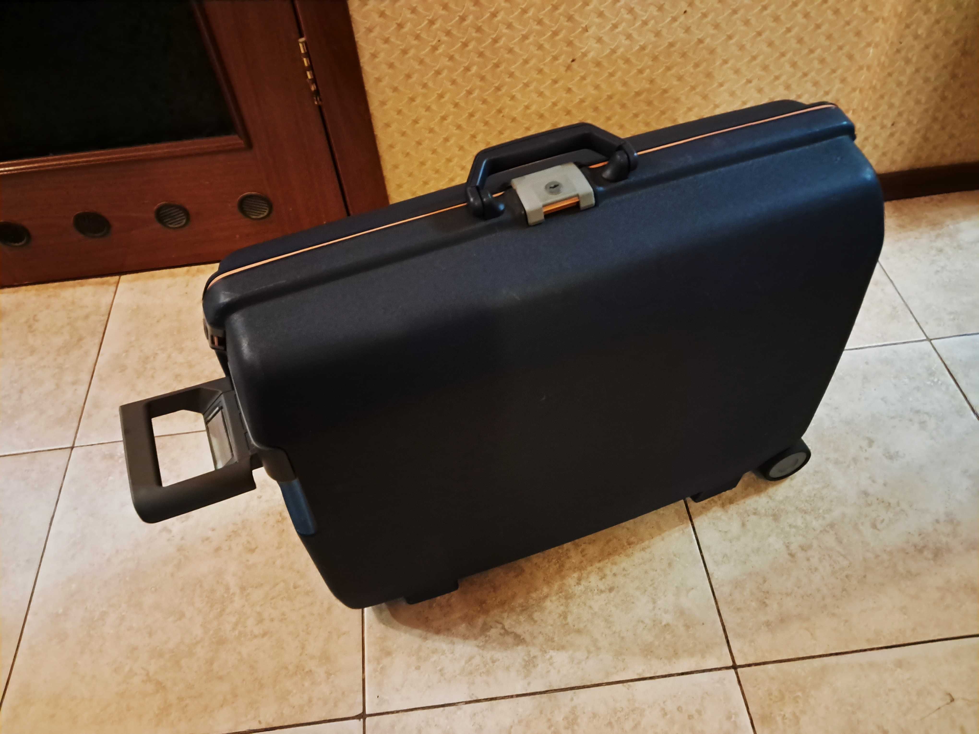 Чемодан SAMSONITE на колесиках  Ударопрочный Усиленный