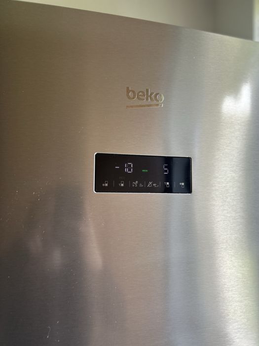 Lodówka beko dystrybutor wody