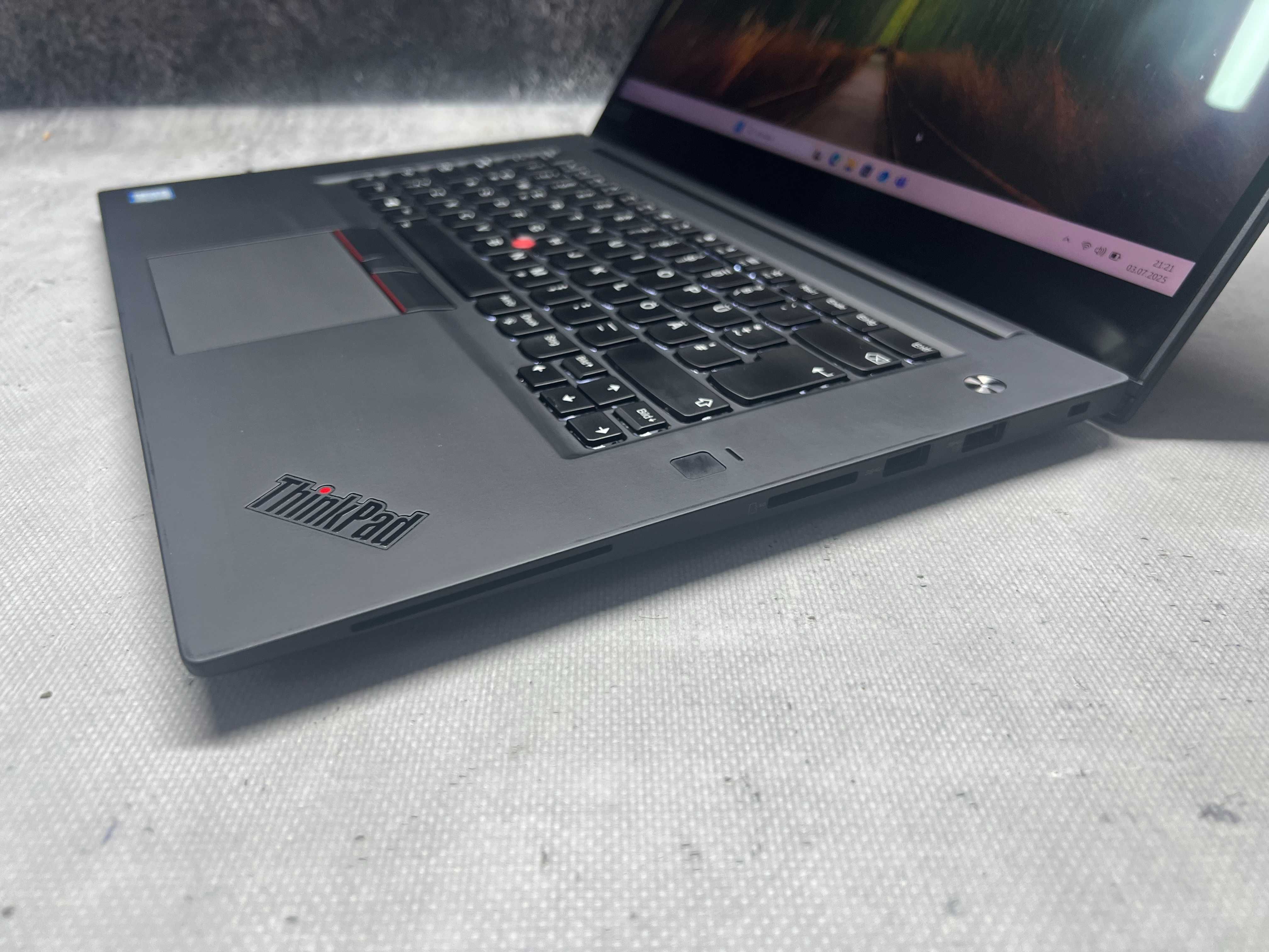 ThinkPad X1 Extreme / i7 8850H 4.3 GHz / 32GB DDR4 / 2TB SSD / 15.6 4K