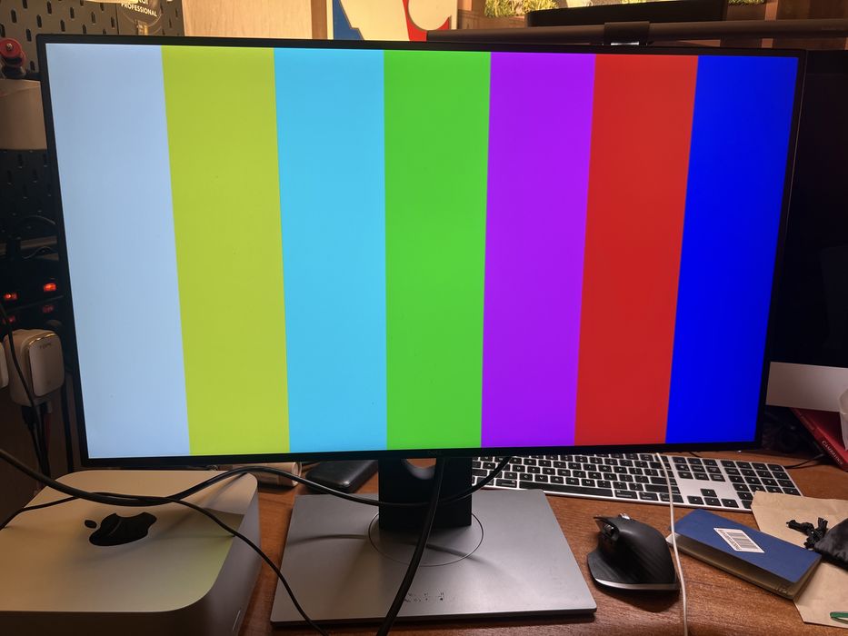Продам монитор 4K DellU2718Q