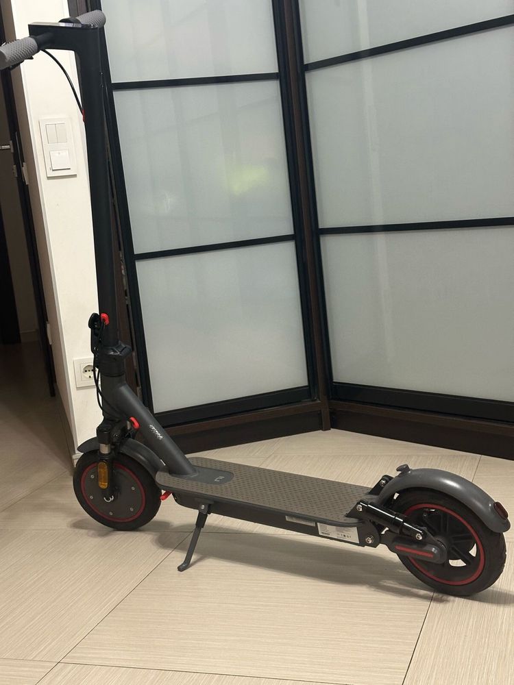 Mi Electric Scooter Pro 4