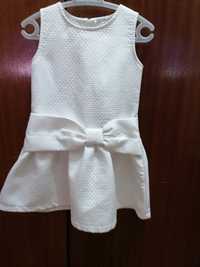 Vestido branco com laço