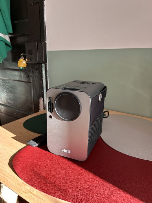 Projector vertical smart