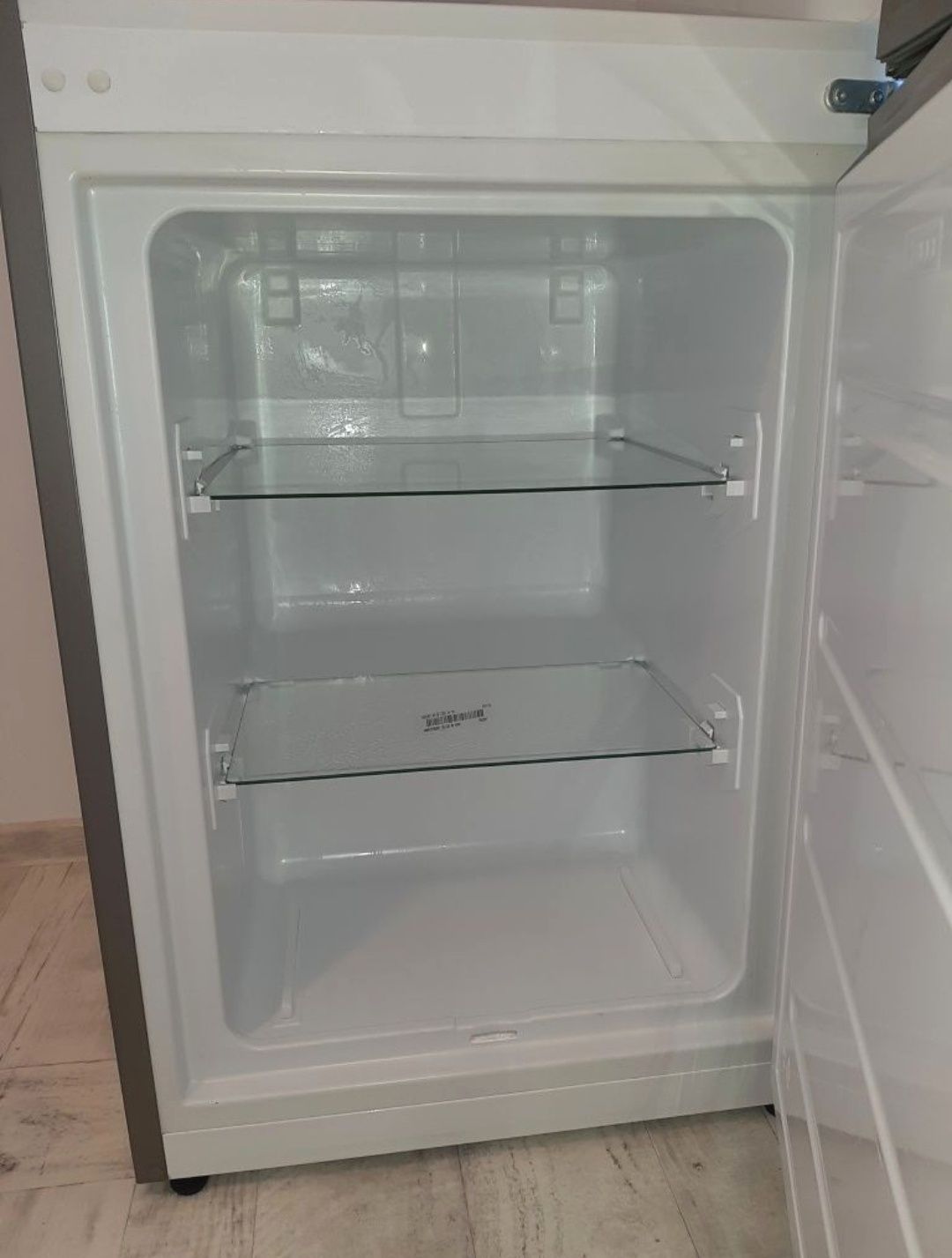 Lodówka WHIRLPOOL - używana technologia Less Frost
Rozmrażanie jest