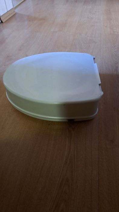 Nakładka na toaletę dla osoby dorosłej.