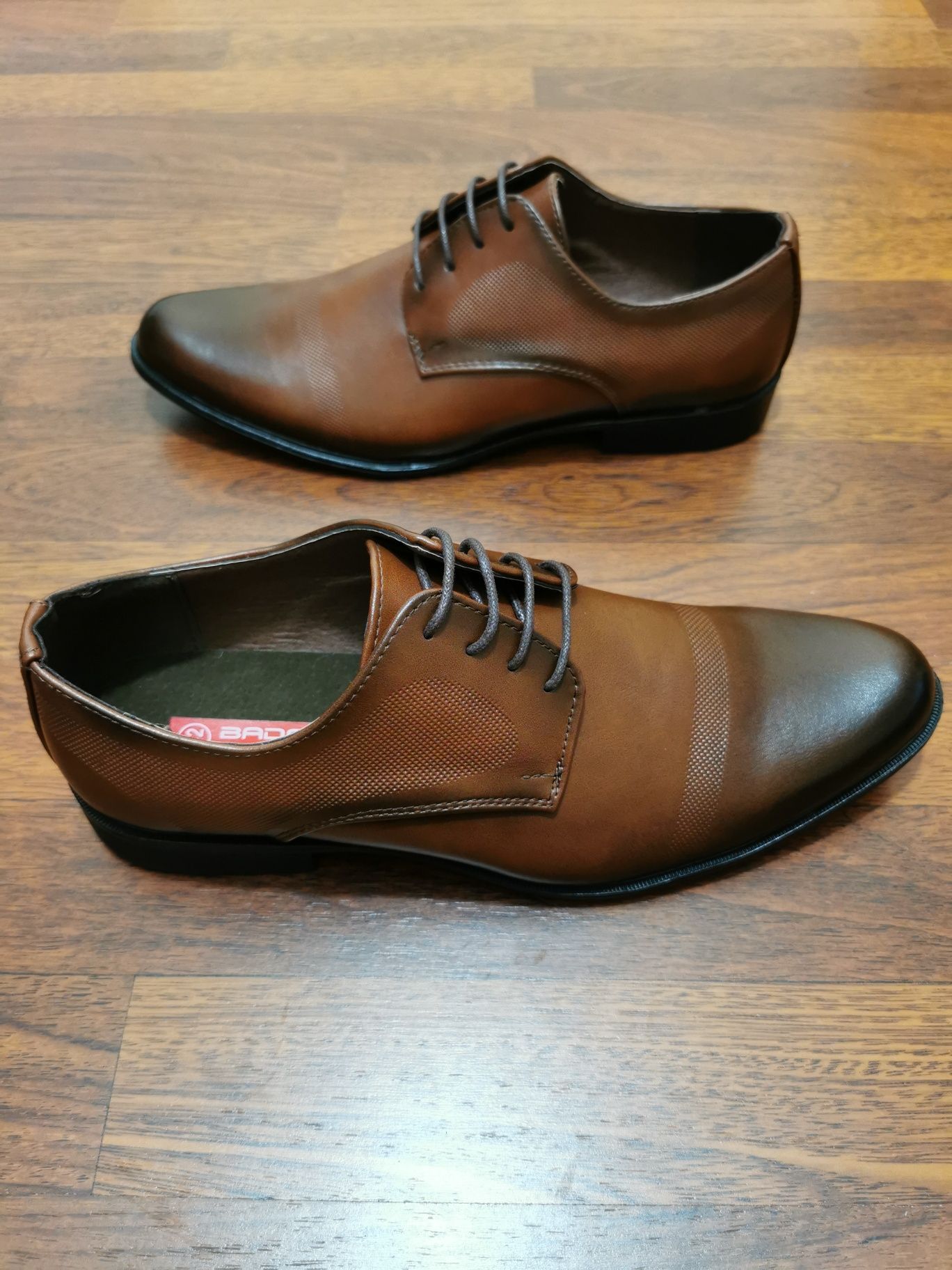Eleganckie Wizytowe Buty Męskie Badoxx