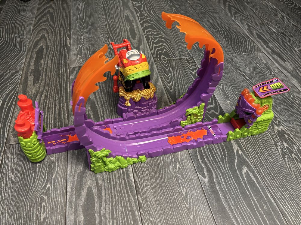 T-Racers Dragon Loop wyrzutnia pojazdem