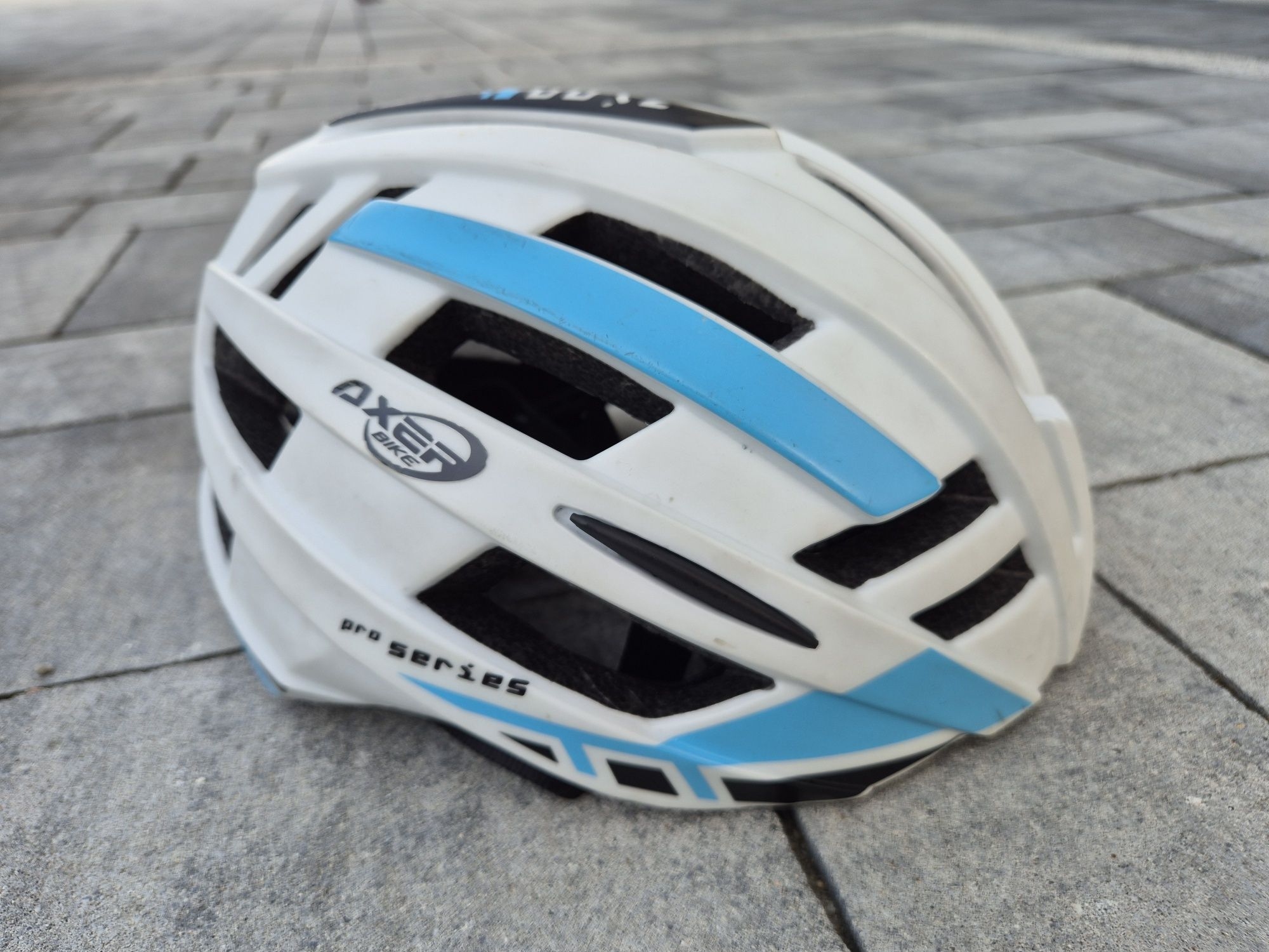 Kask rowerowy Axer rozmiar M (55-58)