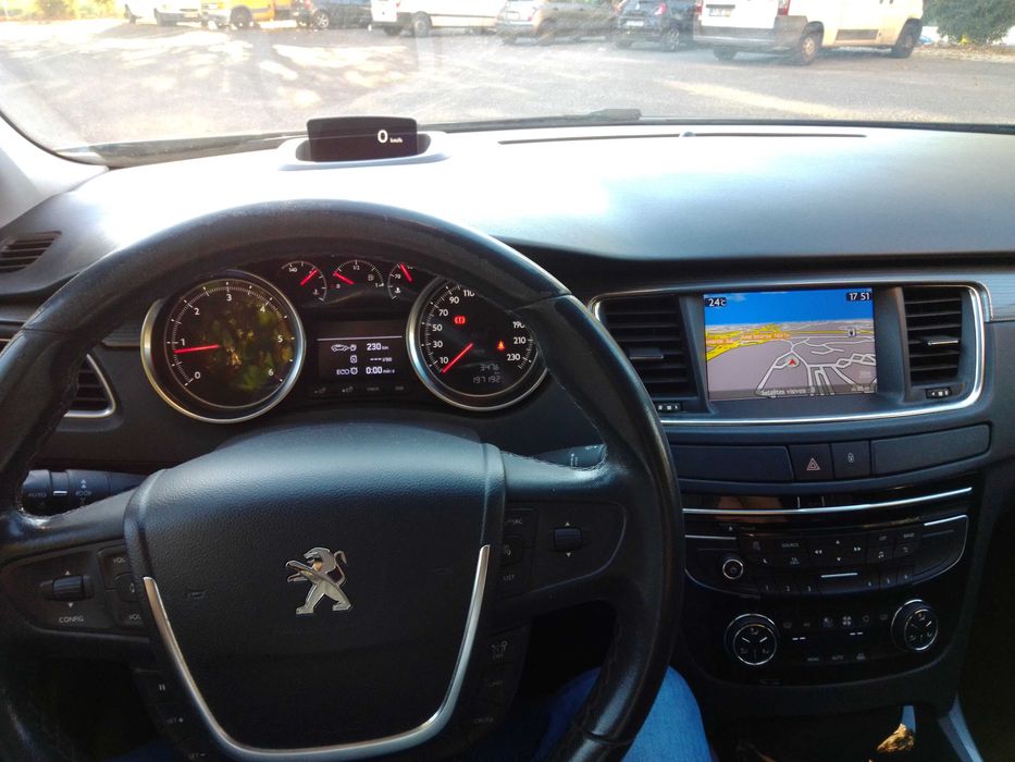 Carrinha Peugeot 508 SW caixa manual.