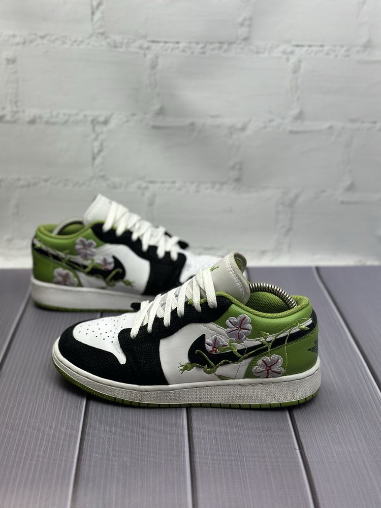 Жіночі шкіряні кросівки Nike Air Jordan Low 38p