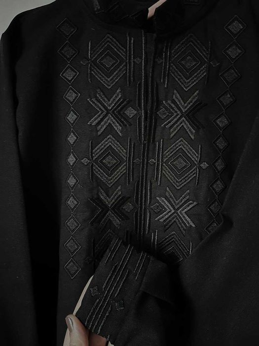 Вишиванка дитяча для хлопчика чорна по чорному льон стильна сорочка