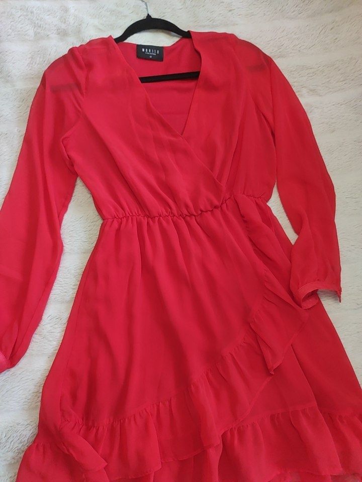 Piękna sukienka w żywym kolorze czerwonym, Mohito 32walentynki