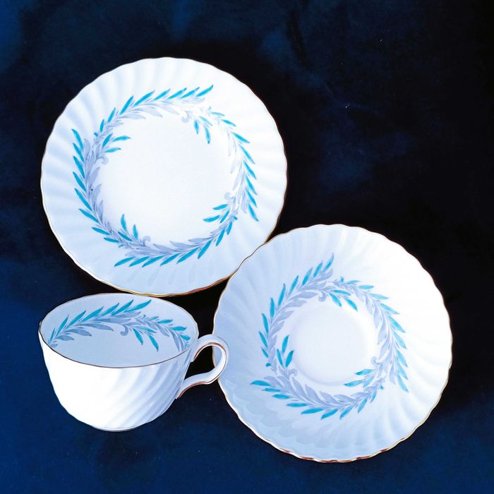 **filiżanka EMALIA porcelana MINTON vs. Royal Doulton 1942+