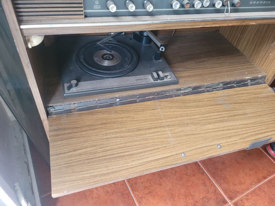 Radio  grande antigo