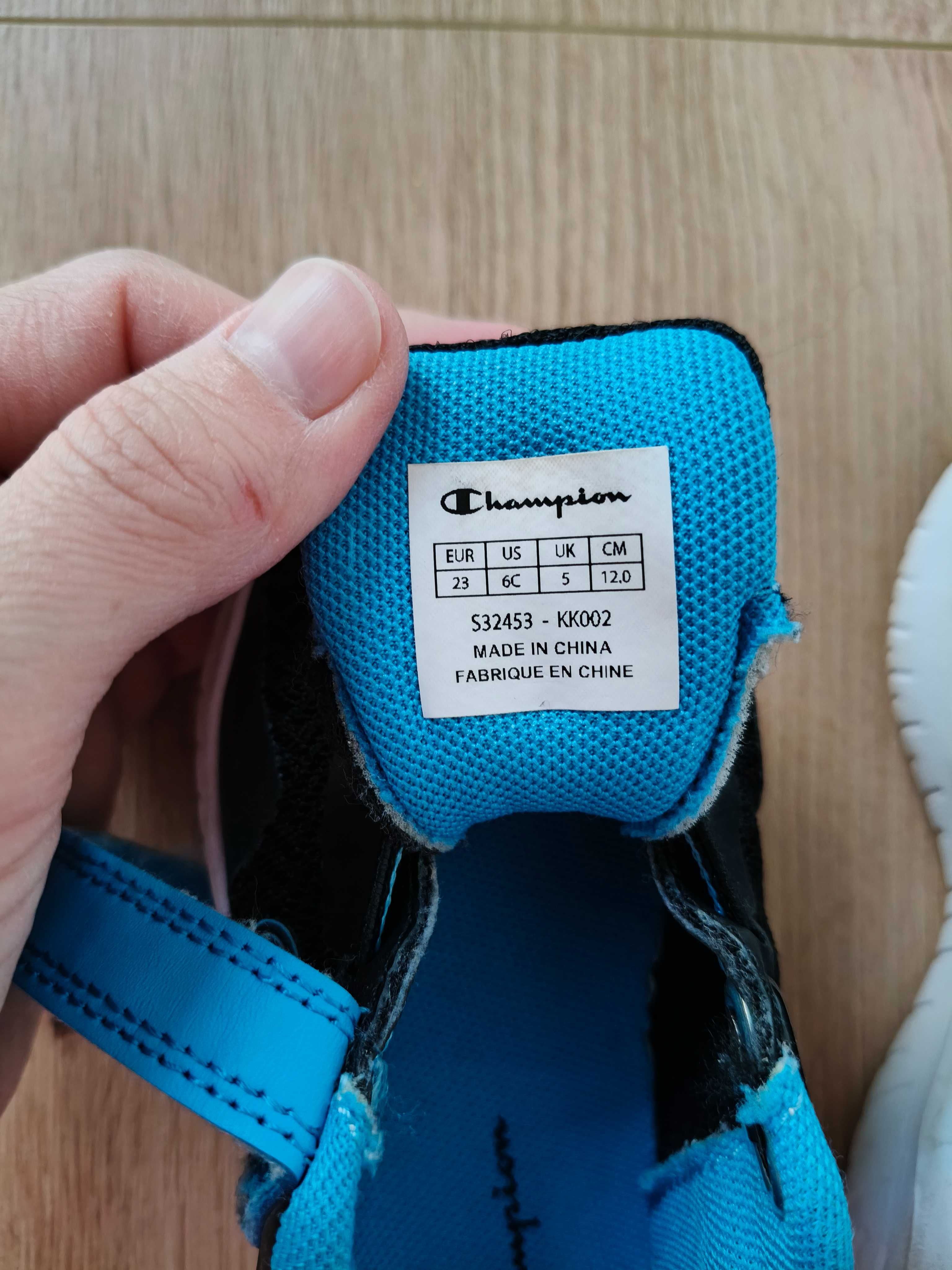 Buty chłopięce sportowe