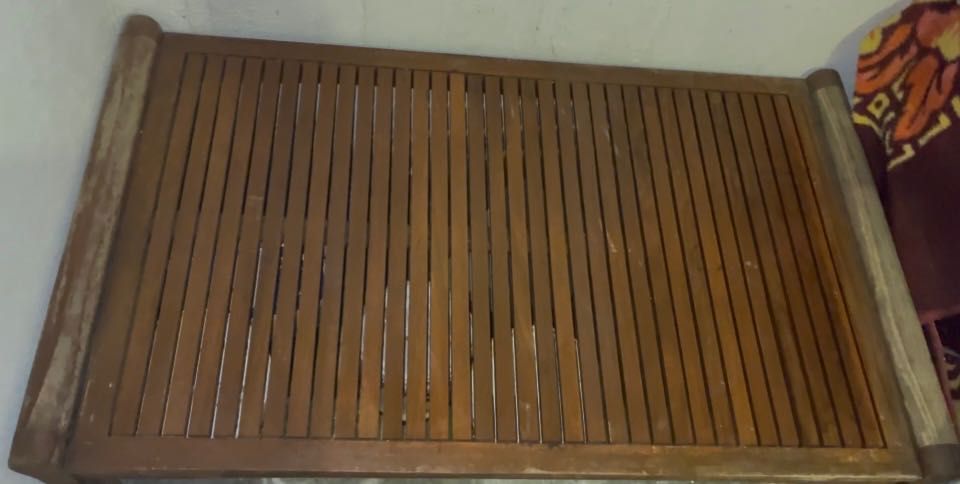 Mesa de madeira jardim ou sacada