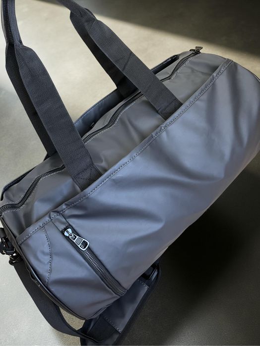 Спортивна сумка чорна, водонепроникна, середній розмір