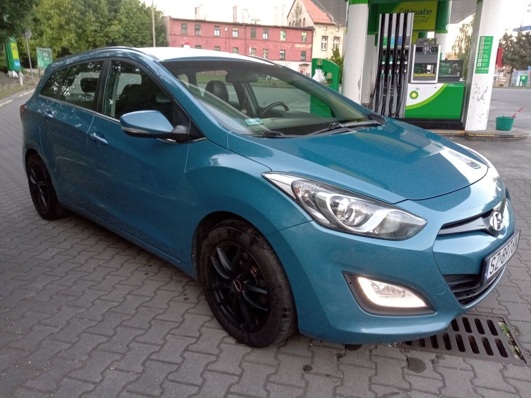 Hyundai i30 lift crdi PDC LED pełen serwis