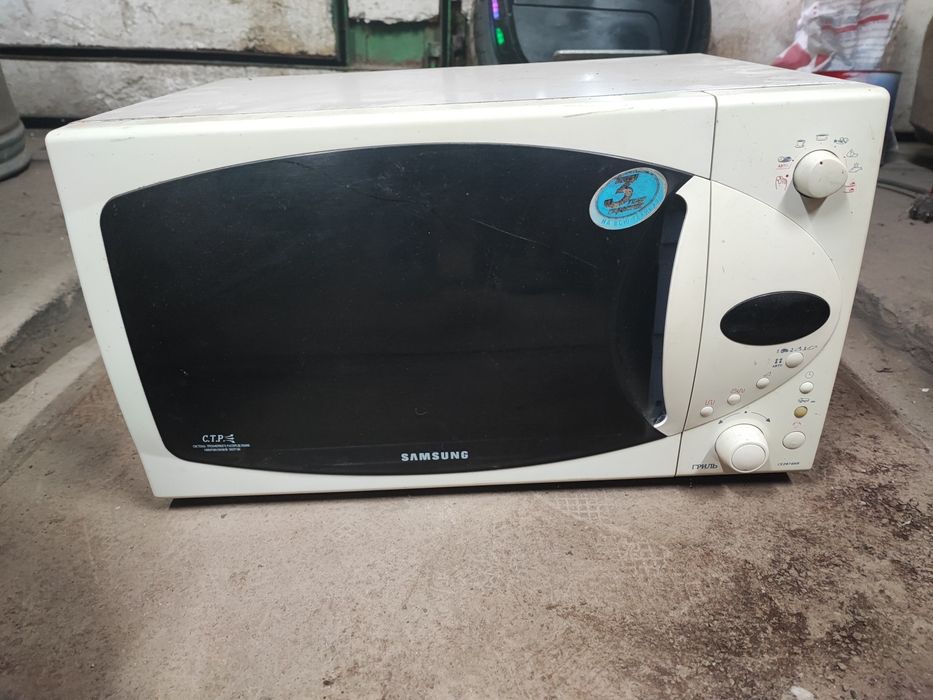 Микроволновка Samsung CE2974NR