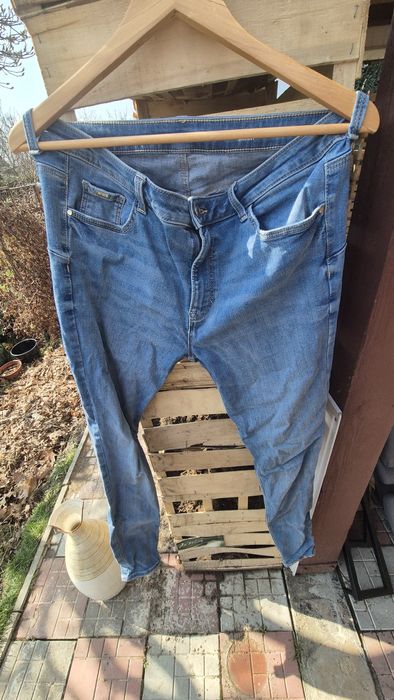 Stylowe jinsy marki ca