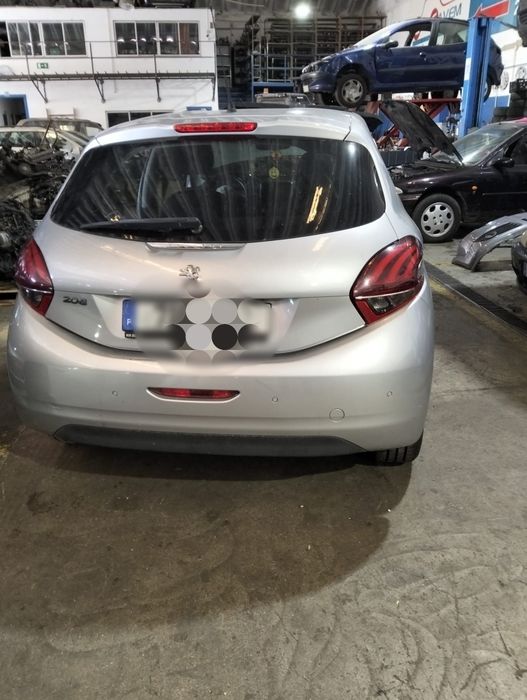 Peugeot 208 1.6 hdi (peças)