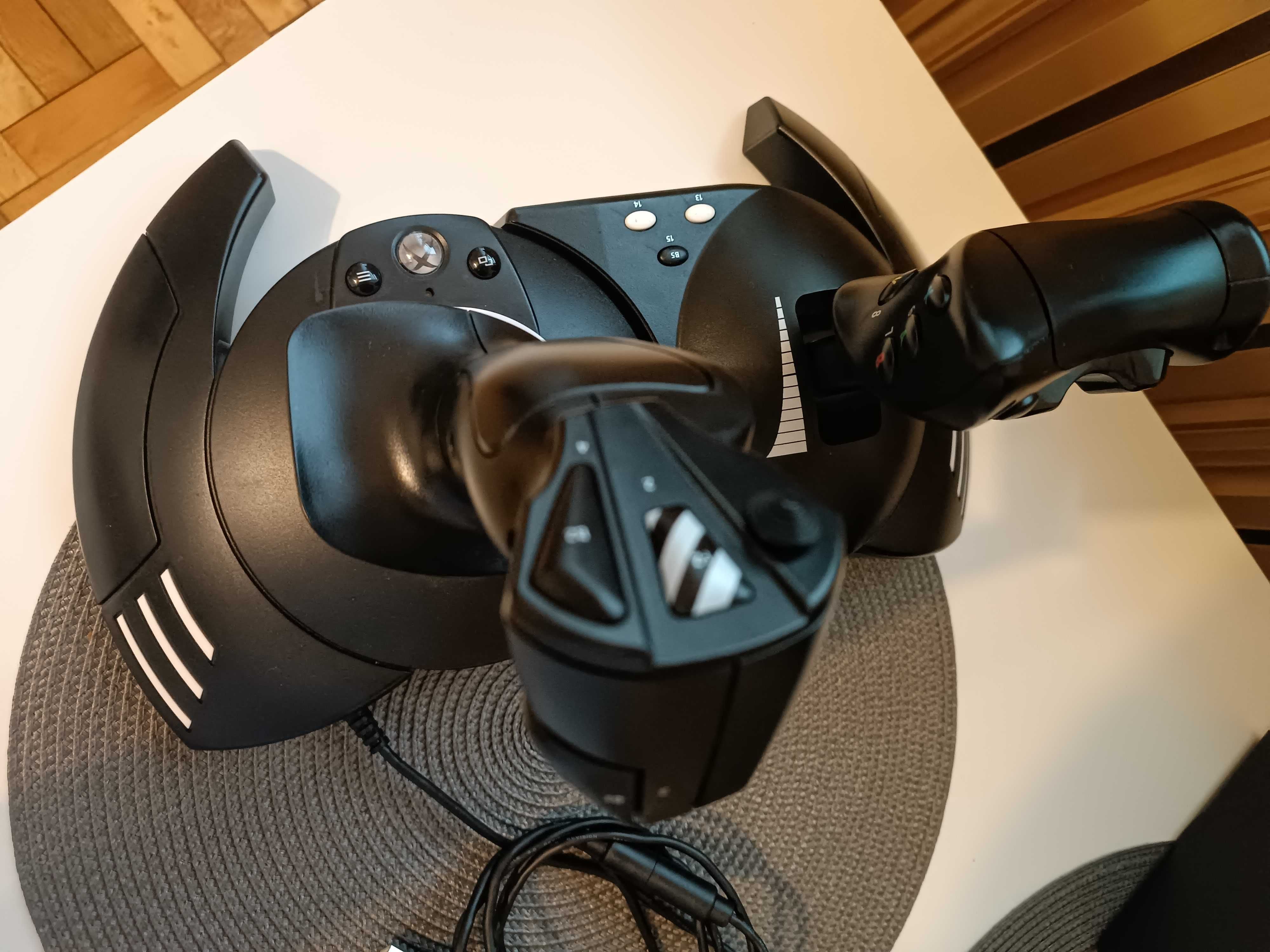 XBOX SERIES X 1TB, pad gry Joystick Thrustmaster T.Flight Hotas One