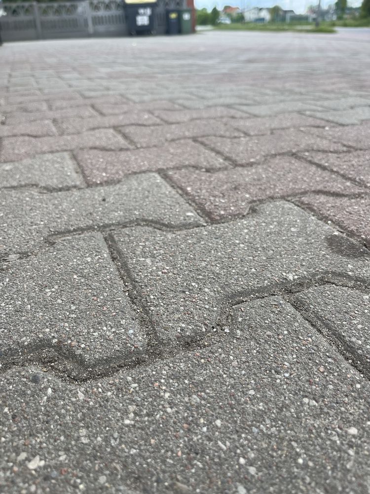 Kostka brukowa szara i czerwona