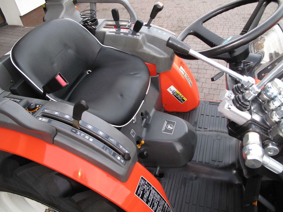 Mini Traktorek Kubota GB20 4X4 20KM Wspomaganie Mały Ogrodniczy