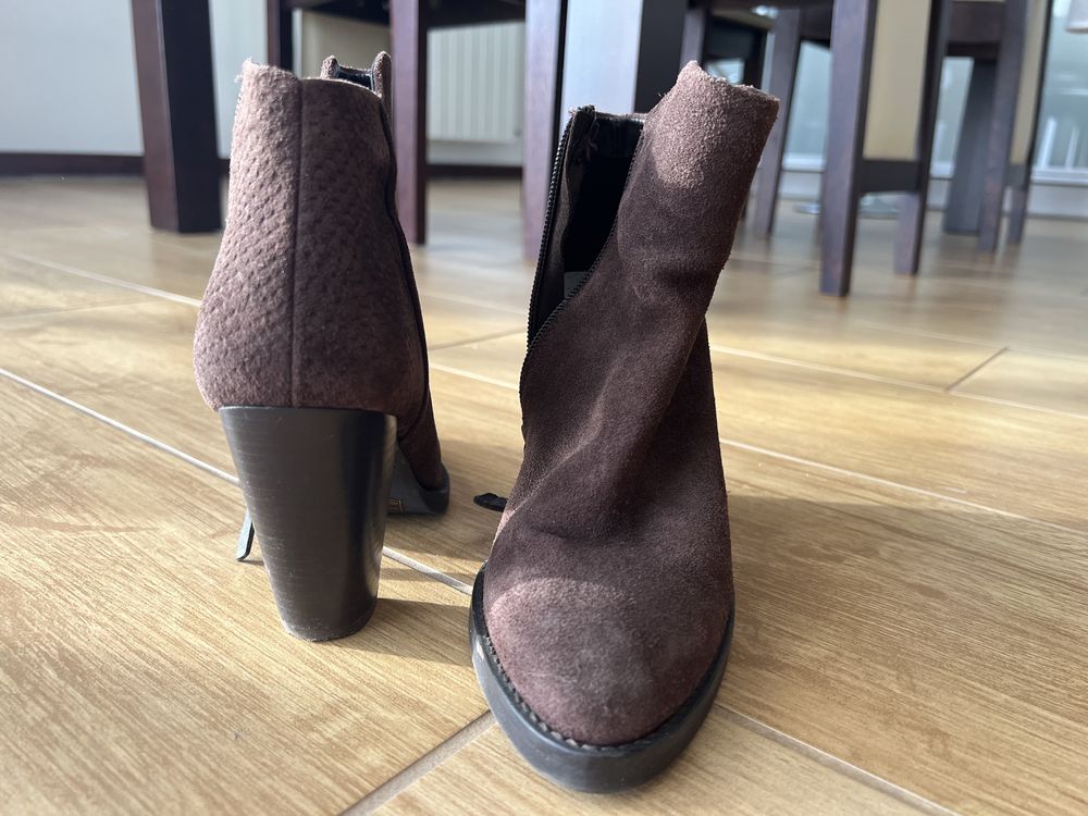 Buty Mango MNG botki zamszowe
