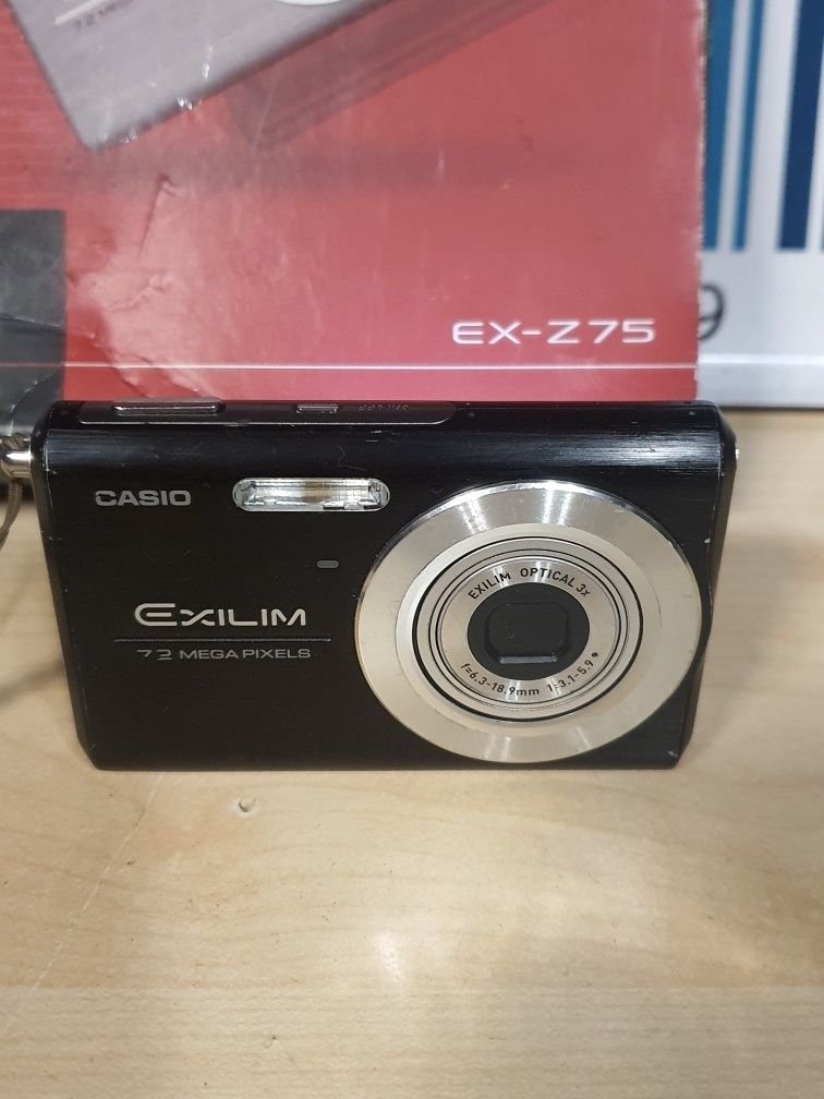 Aparat cyfrowy CASIO EXLIM EX-Z75 sprawny z ładowarką 7.2mpx