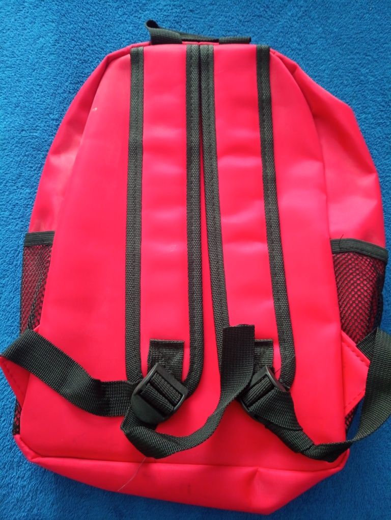 Рюкзак дитячий в нормальному стані червоний