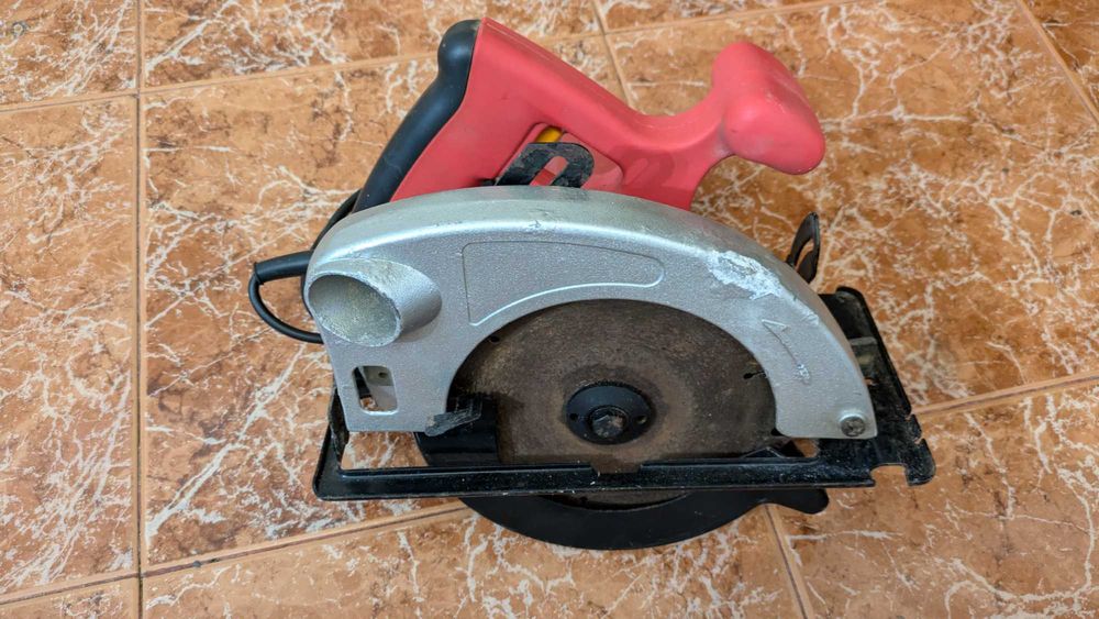 3 maquinas de martelo  cuba d plástico + lagar 300 litros + 2 bidões