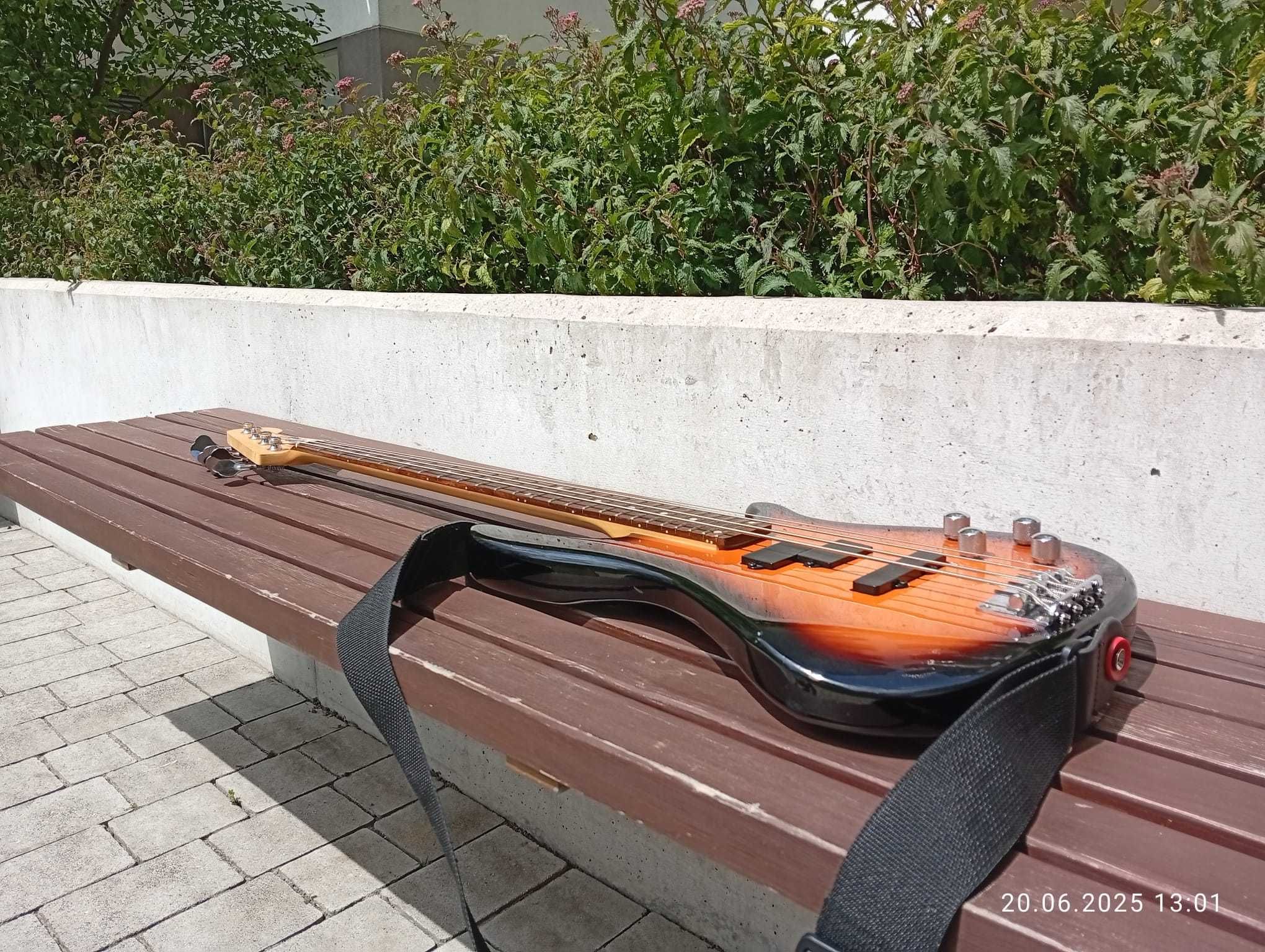 Gitara basowa Vision
