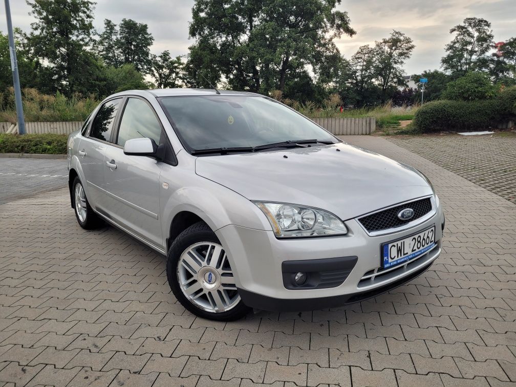Ładny Ford Focus mk2 sedan 1.8 TDCI 115km-2005 rok-Klima-Hak-Oszczędny