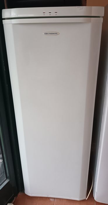 Frigorífico com congelador