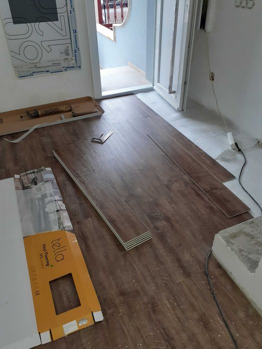 Aplicador piso flutuante e pavimento vinilico