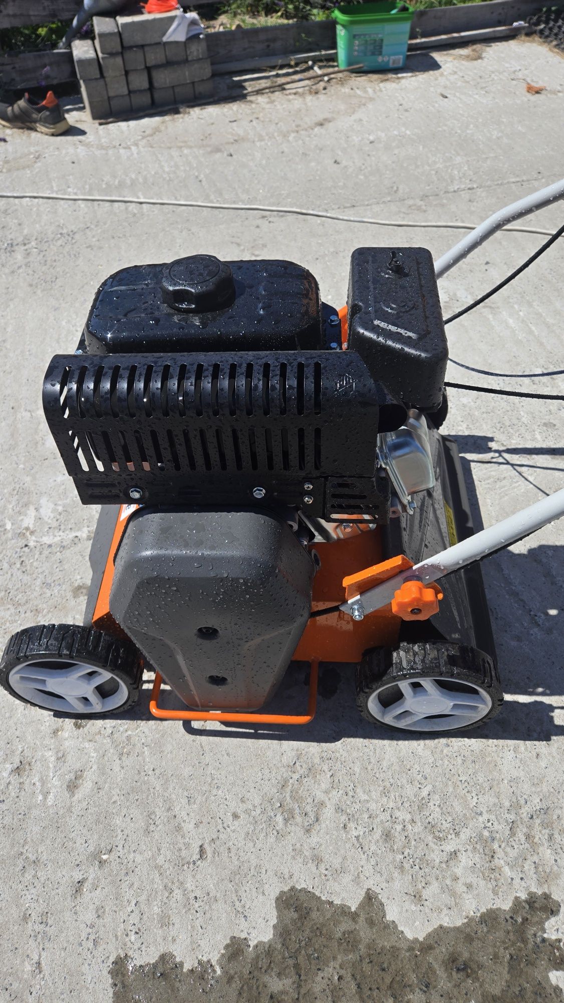 Аэратор-вертикулятор бензиновый Oleo-Mac OM LINE SRH 40 L65