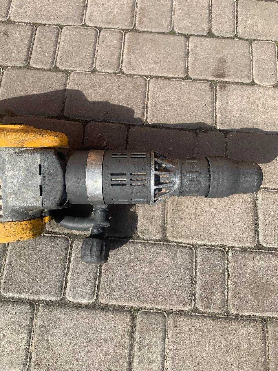 Молоток отбойный Dewalt D25900k