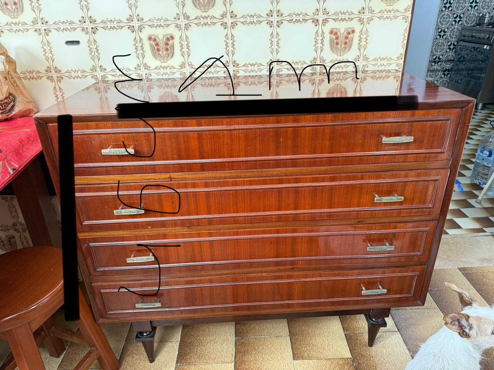 Cómoda antiga (4 gavetas)