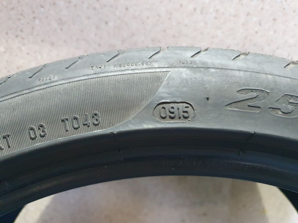 Pirelli PZero TM AO 255/35R19