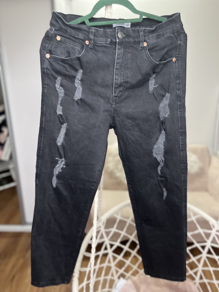 Czarne jeansy rurki z wysokim stanem pull&bear