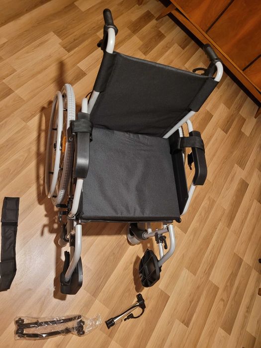 Nowy Wózek inwalidzki ARmedical pompka pasy inwalida niepelnosprawnych